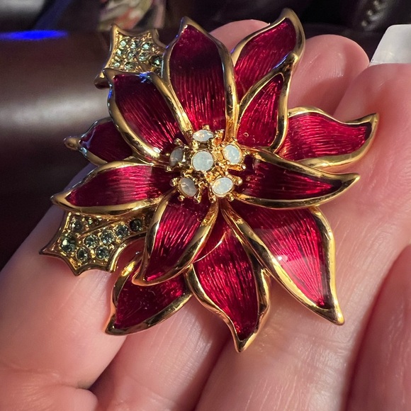 Nolan Miller Christmas Poinsettia Brooch - Picture 2 of 4
